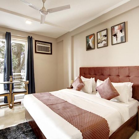 Limewood Stay - Executive Huda City Center Gurgaon Bagian luar foto