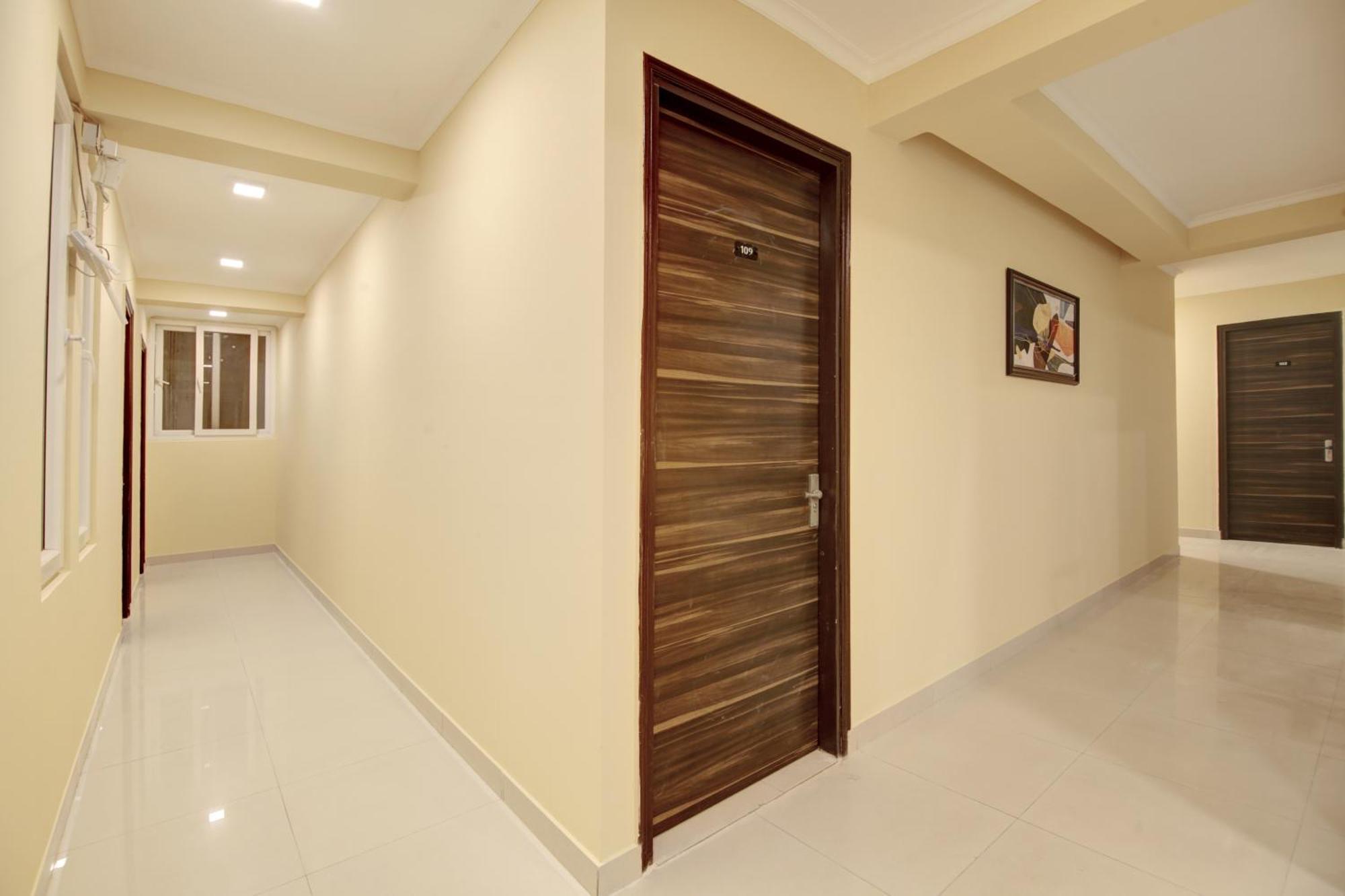 Limewood Stay - Executive Huda City Center Gurgaon Bagian luar foto