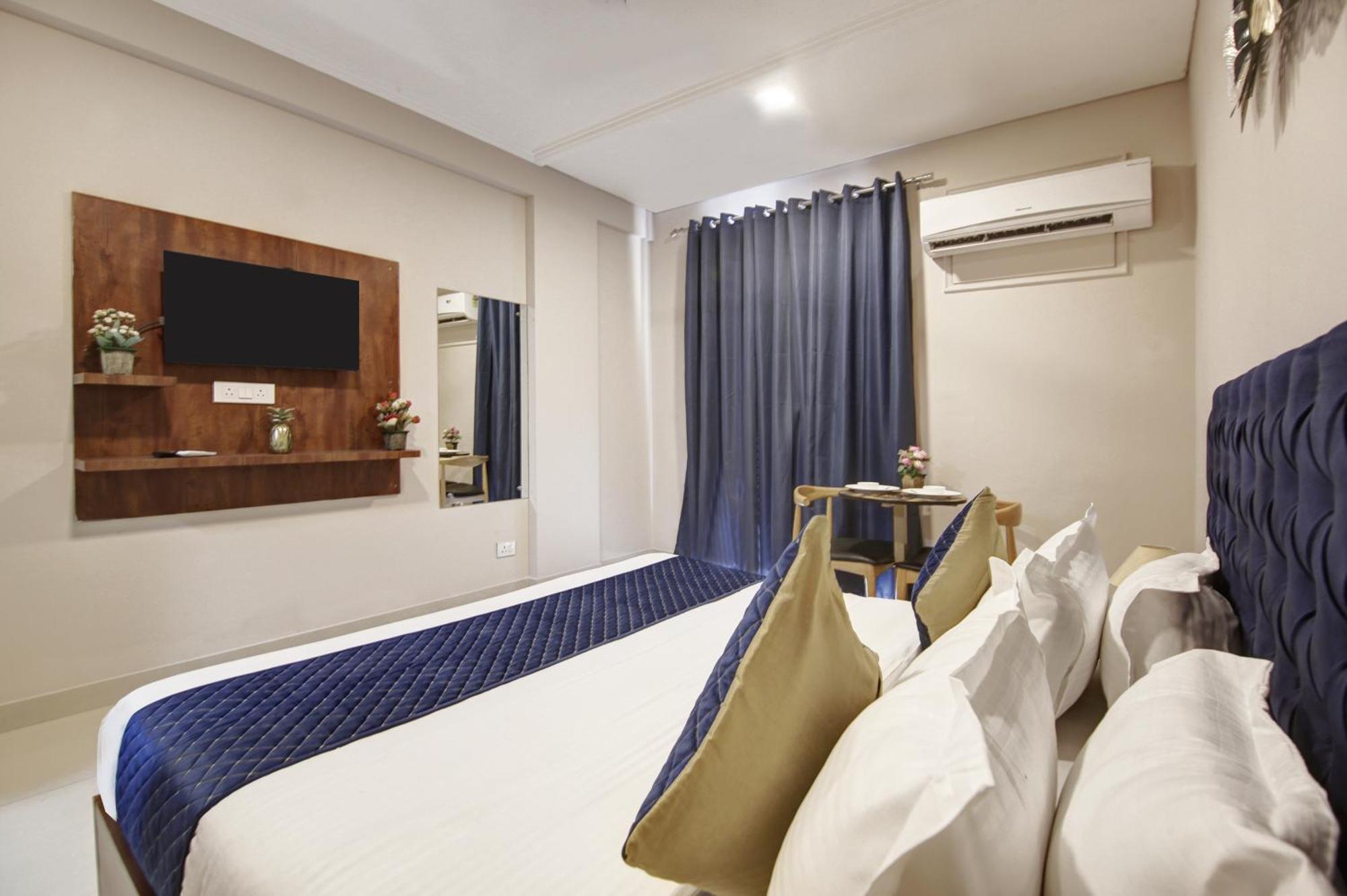 Limewood Stay - Executive Huda City Center Gurgaon Bagian luar foto