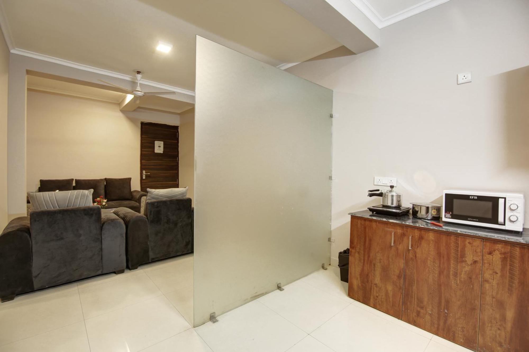 Limewood Stay - Executive Huda City Center Gurgaon Bagian luar foto