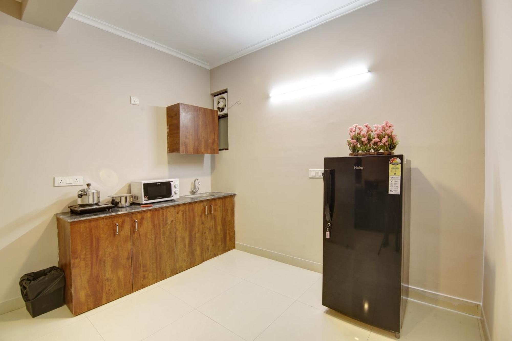 Limewood Stay - Executive Huda City Center Gurgaon Bagian luar foto