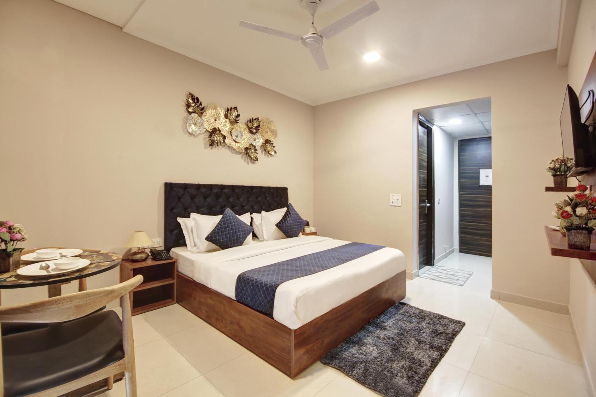 Limewood Stay - Executive Huda City Center Gurgaon Bagian luar foto