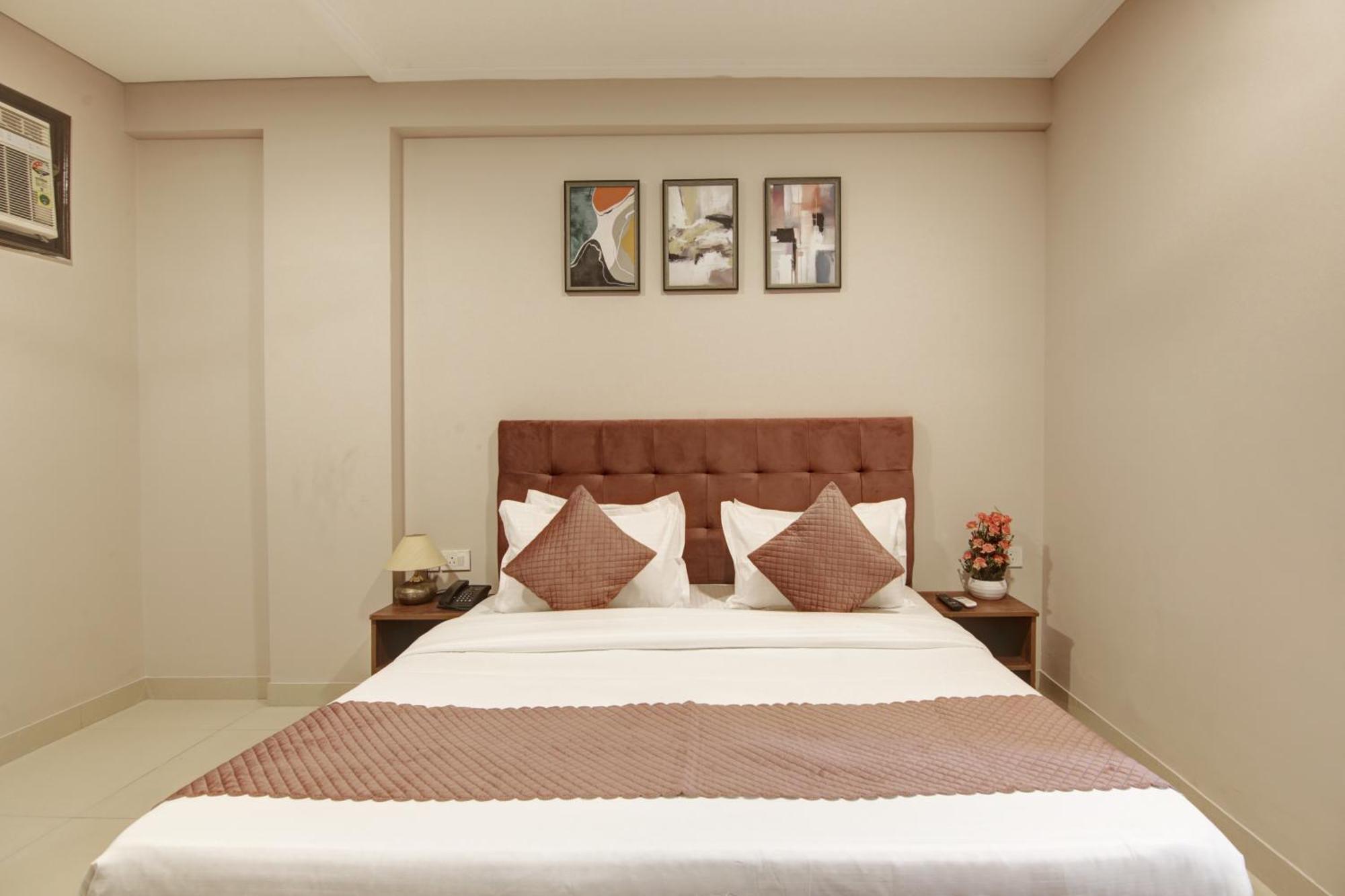 Limewood Stay - Executive Huda City Center Gurgaon Bagian luar foto
