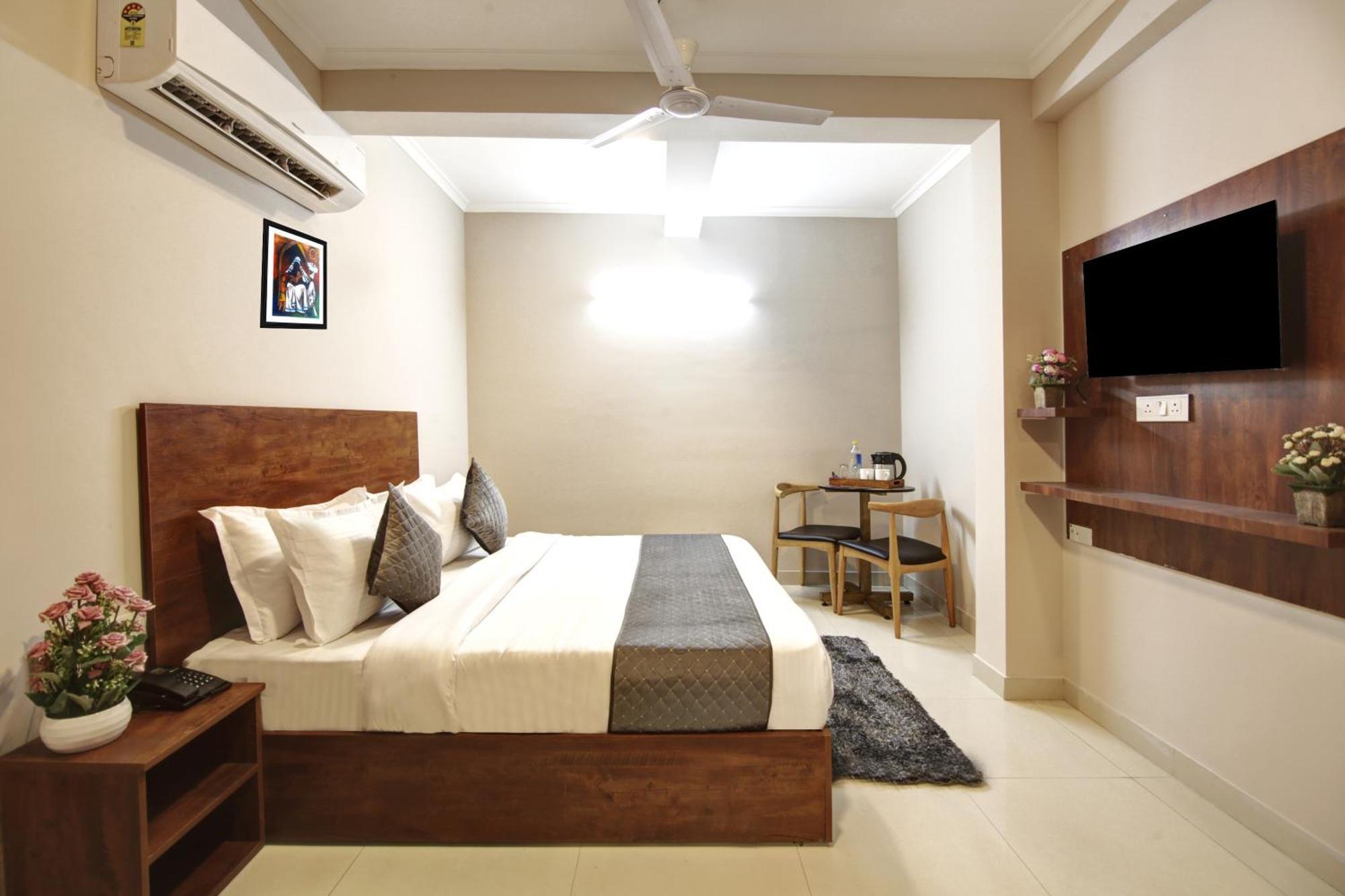 Limewood Stay - Executive Huda City Center Gurgaon Bagian luar foto