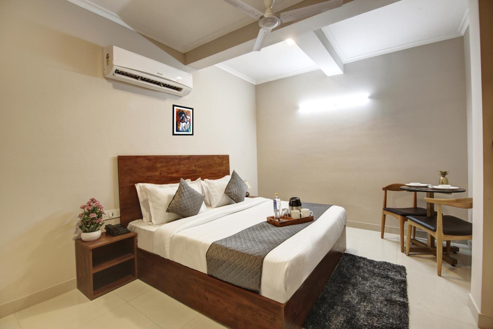 Limewood Stay - Executive Huda City Center Gurgaon Bagian luar foto