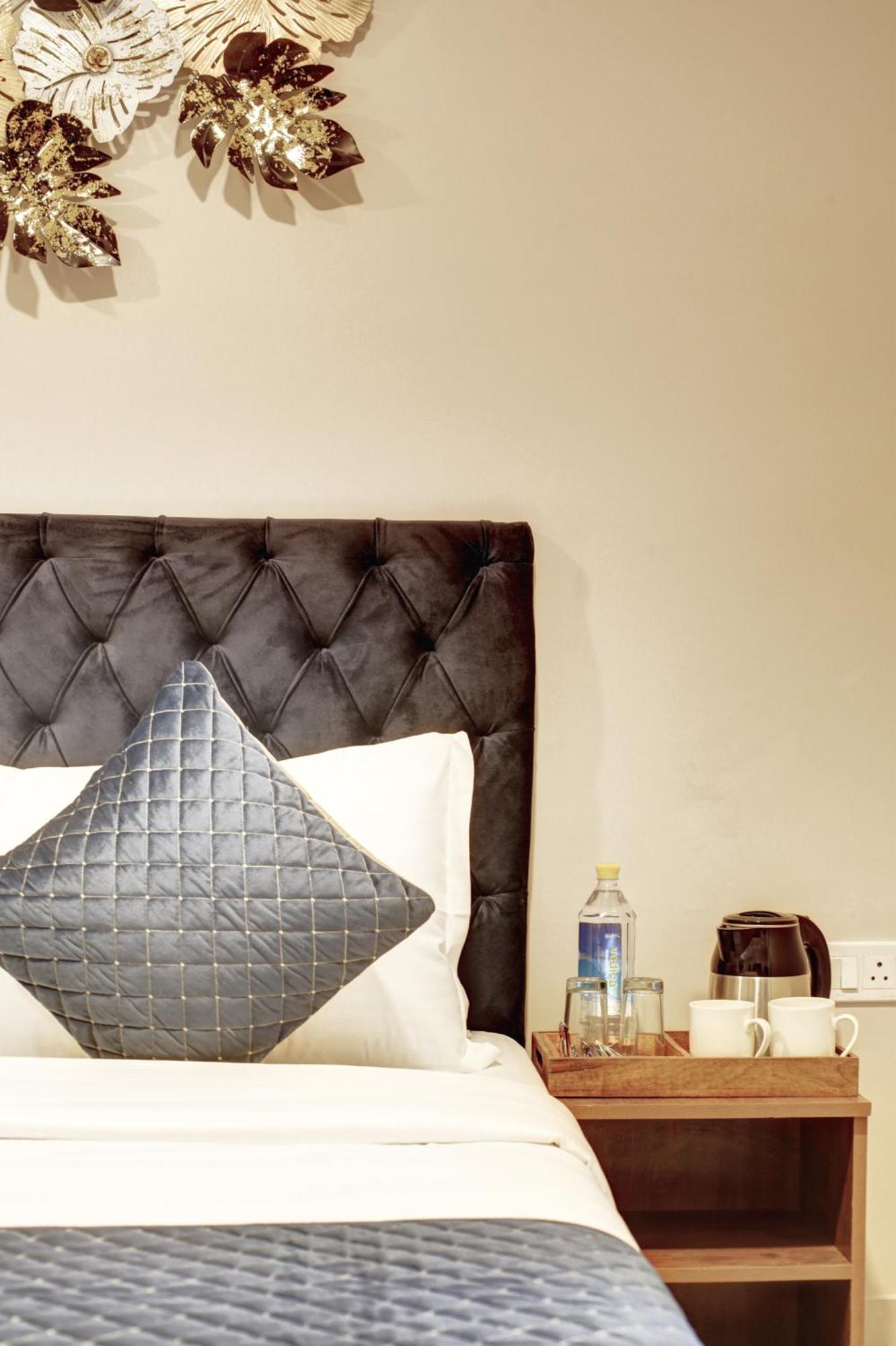 Limewood Stay - Executive Huda City Center Gurgaon Bagian luar foto