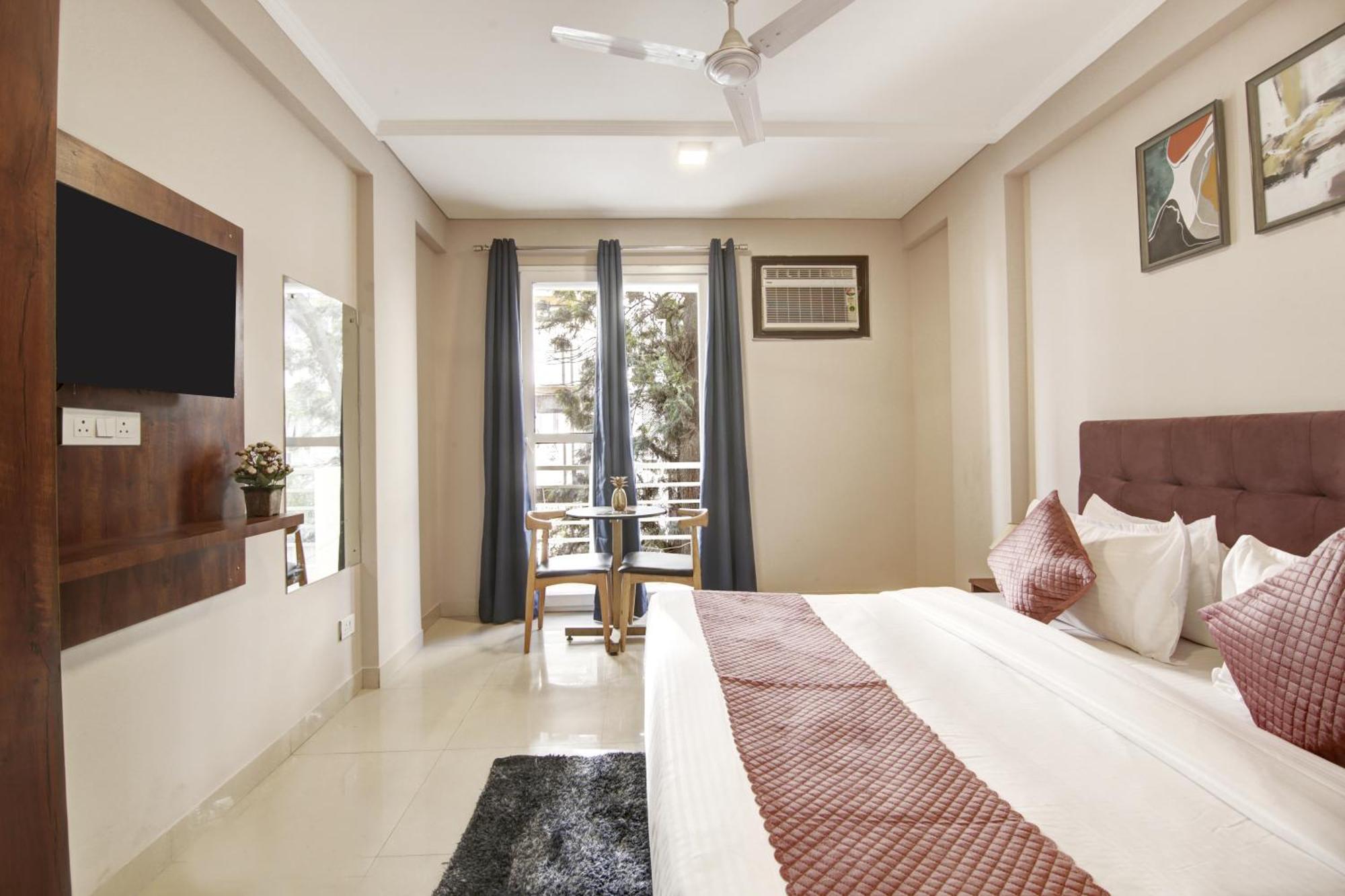 Limewood Stay - Executive Huda City Center Gurgaon Bagian luar foto