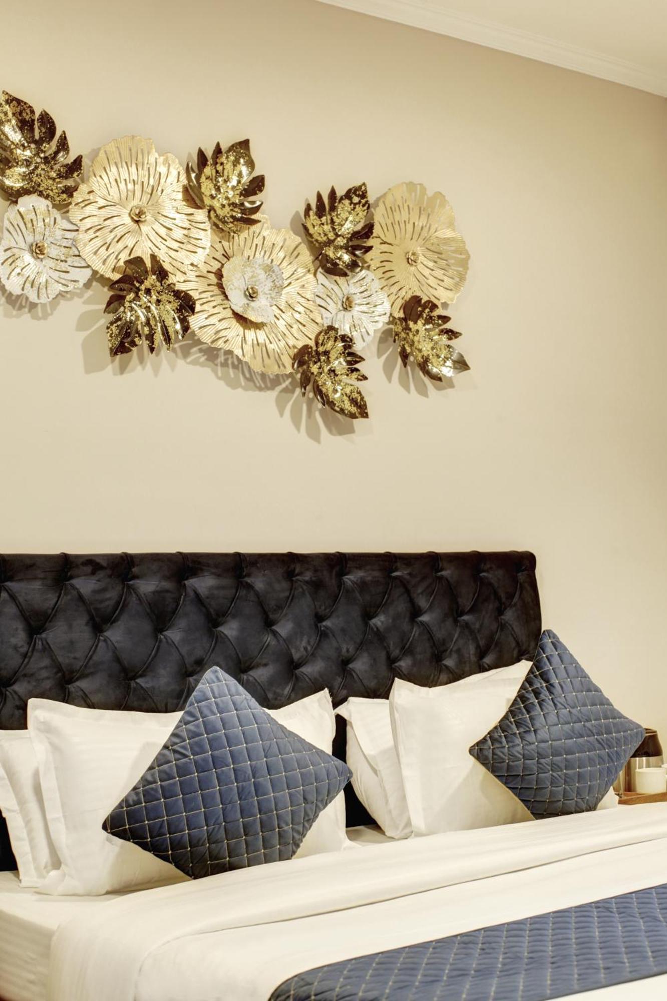 Limewood Stay - Executive Huda City Center Gurgaon Bagian luar foto