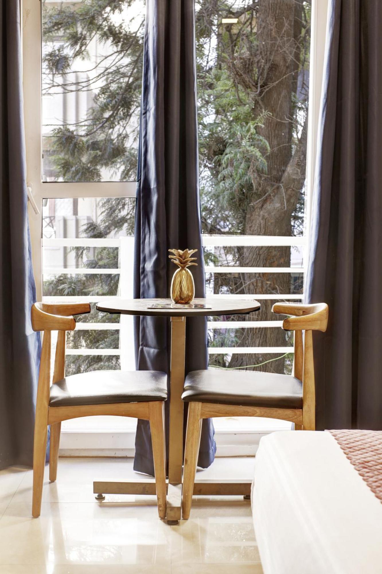 Limewood Stay - Executive Huda City Center Gurgaon Bagian luar foto