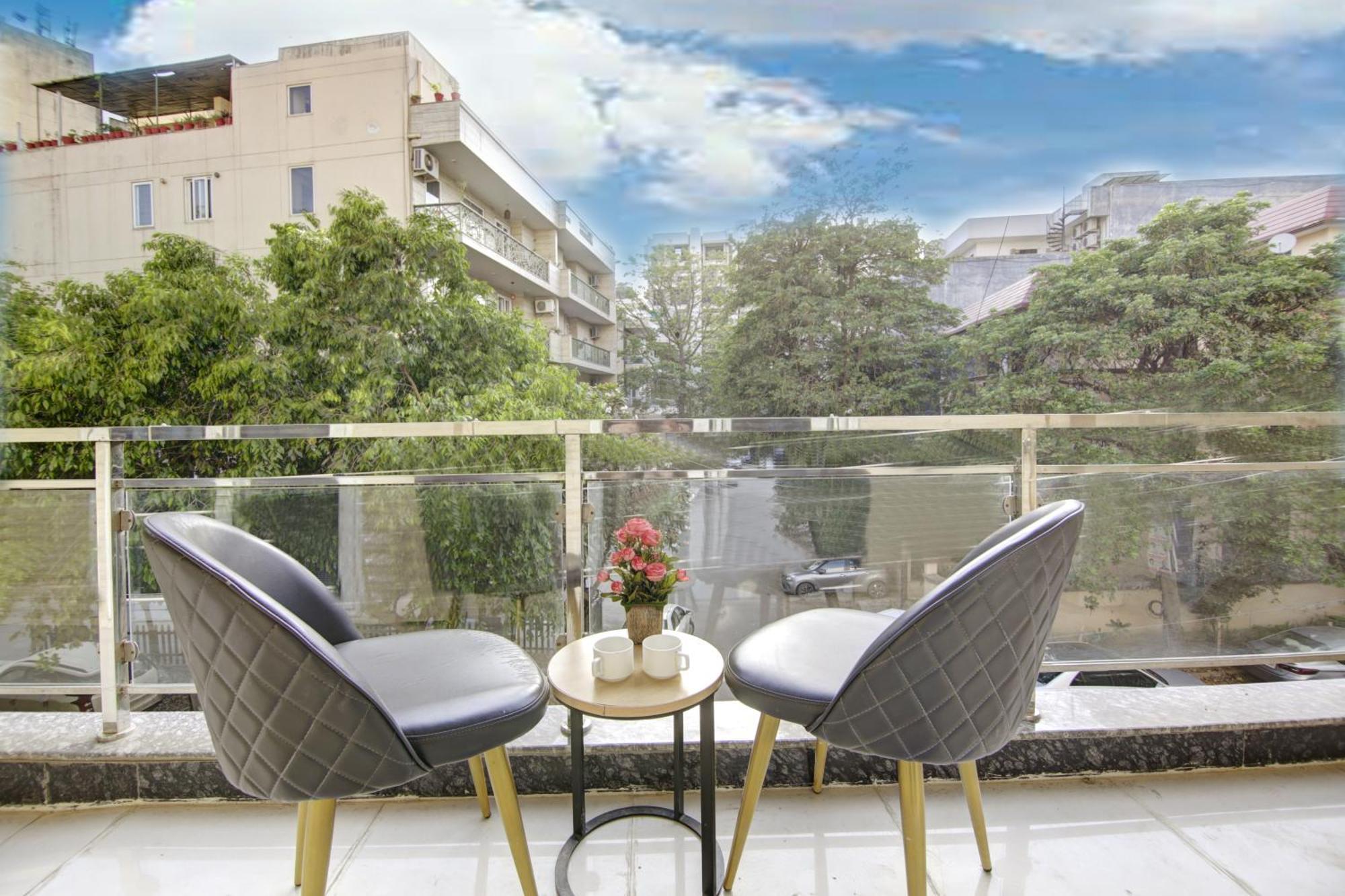 Limewood Stay - Executive Huda City Center Gurgaon Bagian luar foto