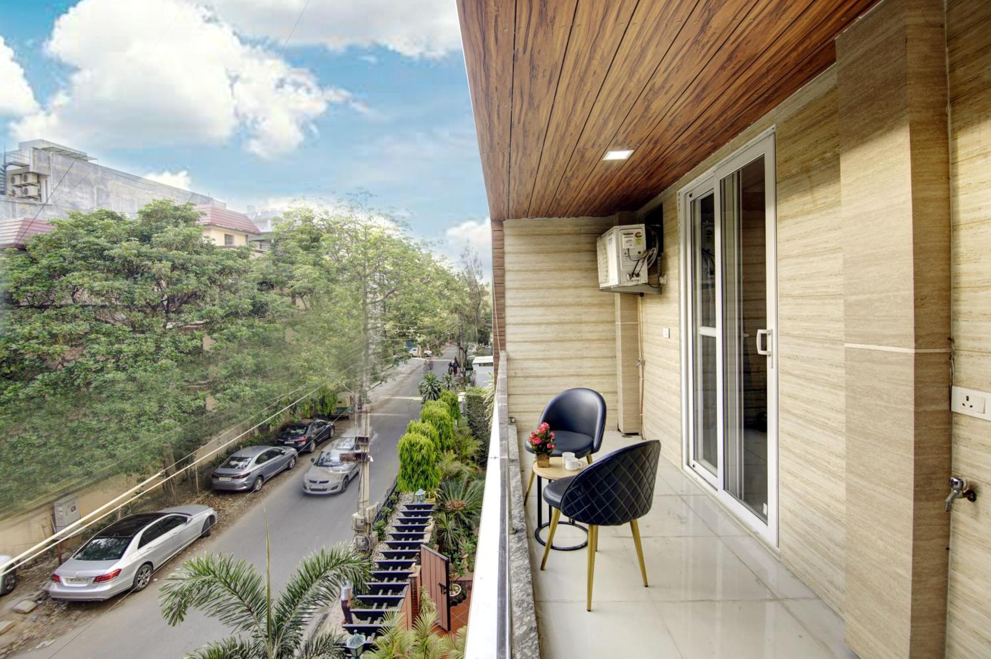 Limewood Stay - Executive Huda City Center Gurgaon Bagian luar foto